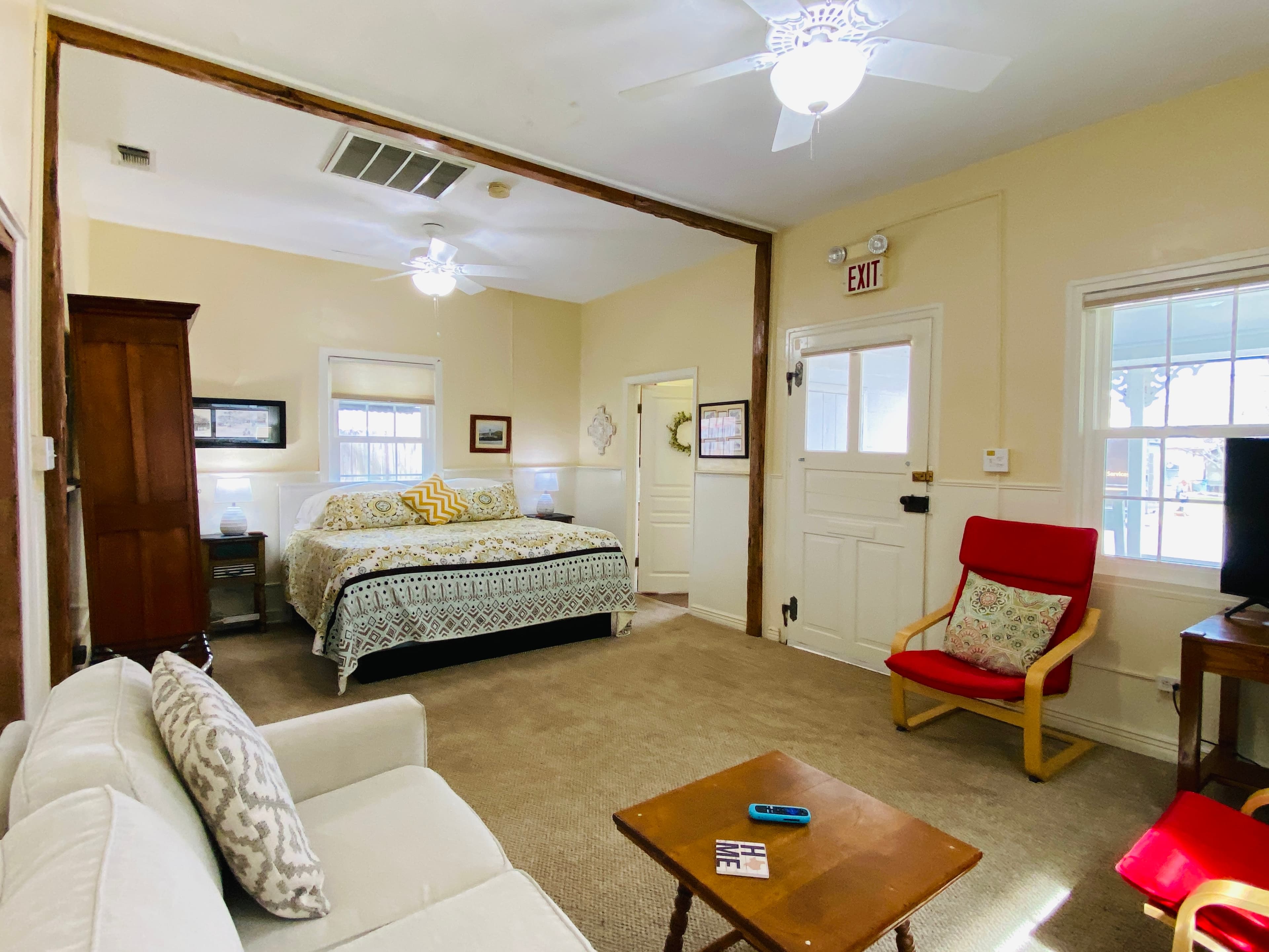 New Braunfels Room Suite private vacation rental at Comal Inn New Braunfels TX